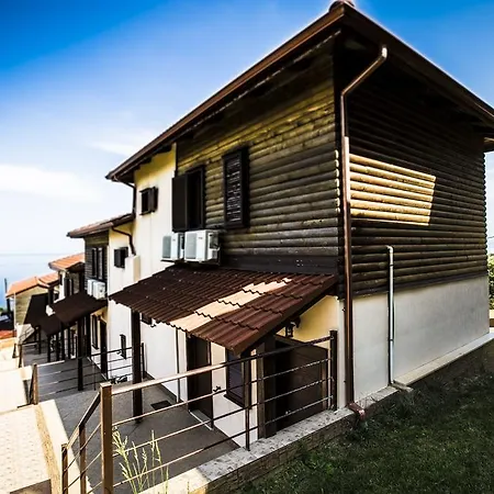Wooden Nest * Ahladerí