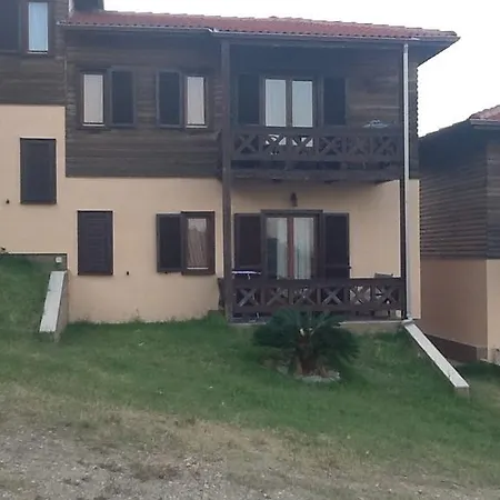 Apartman Wooden Nest Ahladerí