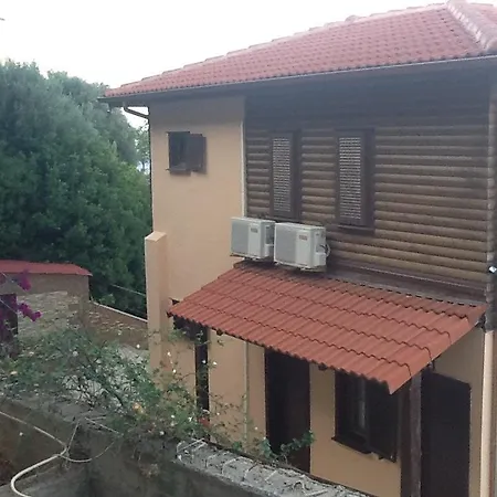 Apartman Wooden Nest Ahladerí