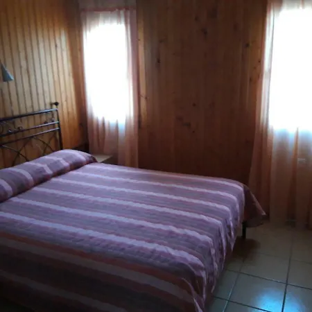 Wooden Nest Apartamento Akhladherí